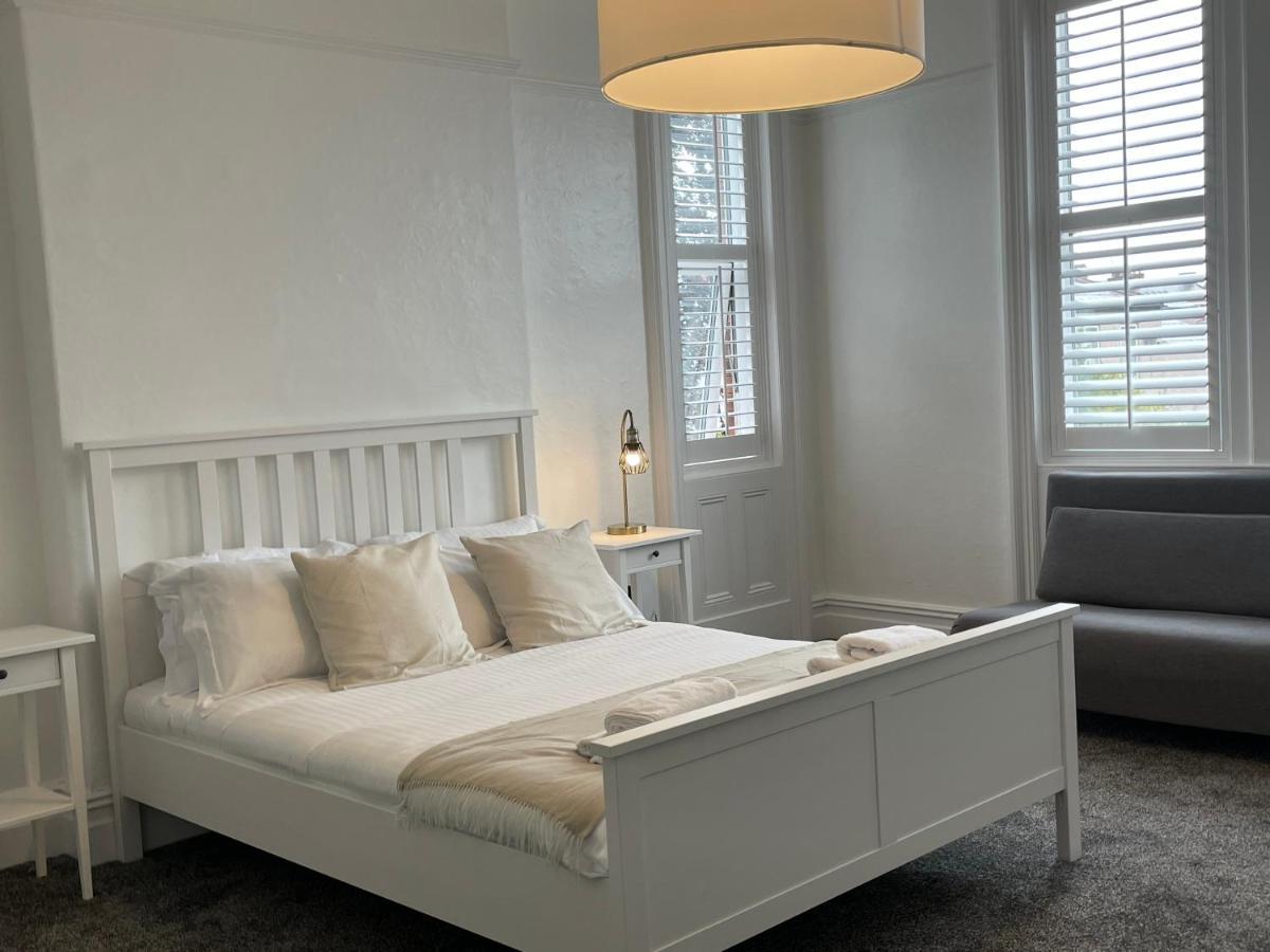 Spacious Victorian Birkdale Apartment With Garden 사우스포트 외부 사진